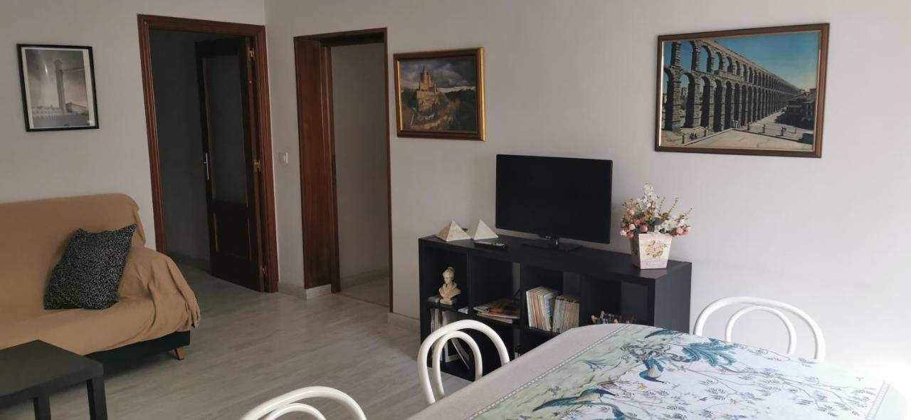 Villa "Luna De Segovia" Leganés Extérieur photo