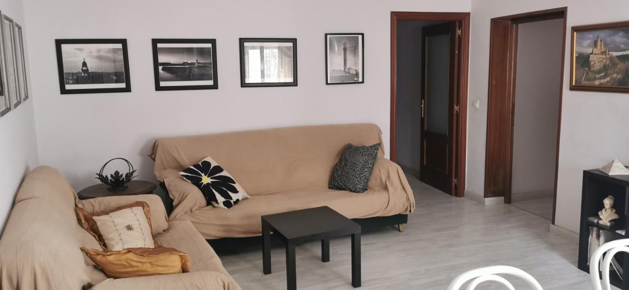 Villa "Luna De Segovia" Leganés Extérieur photo